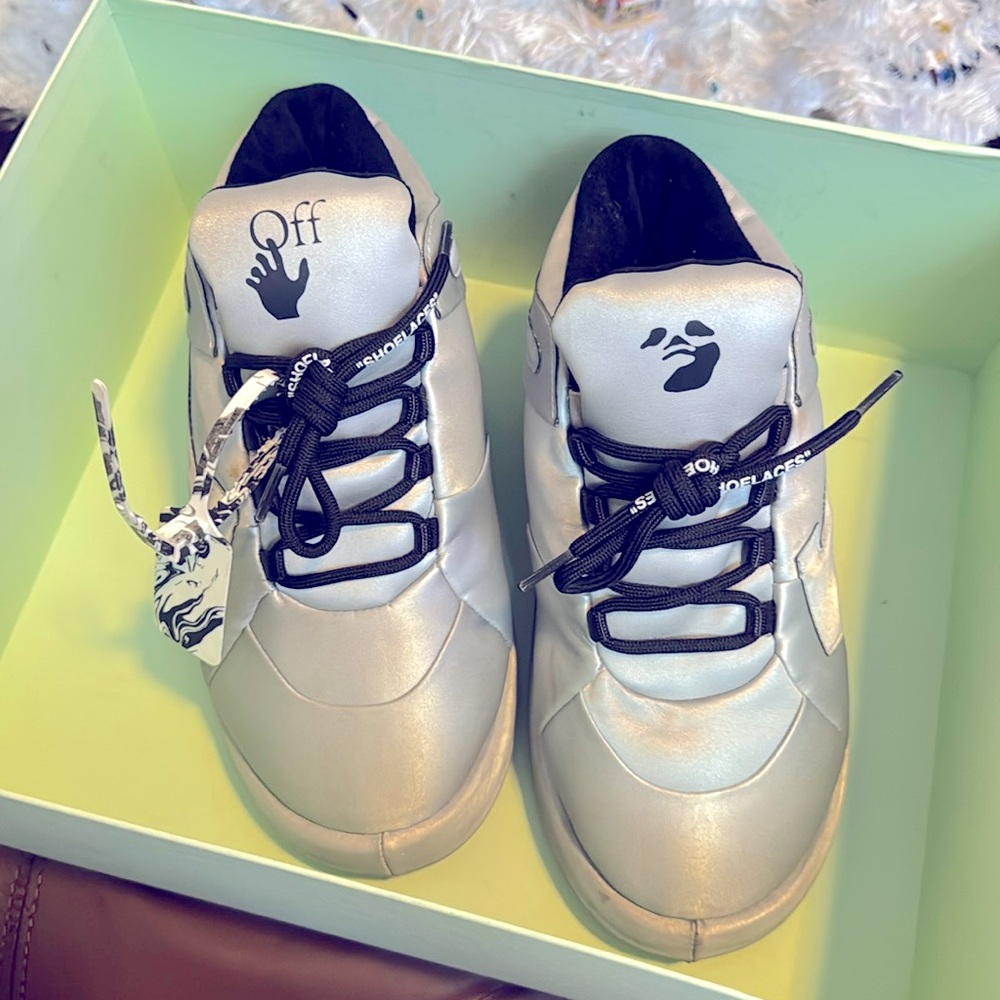 Off-White Bump Sneaker